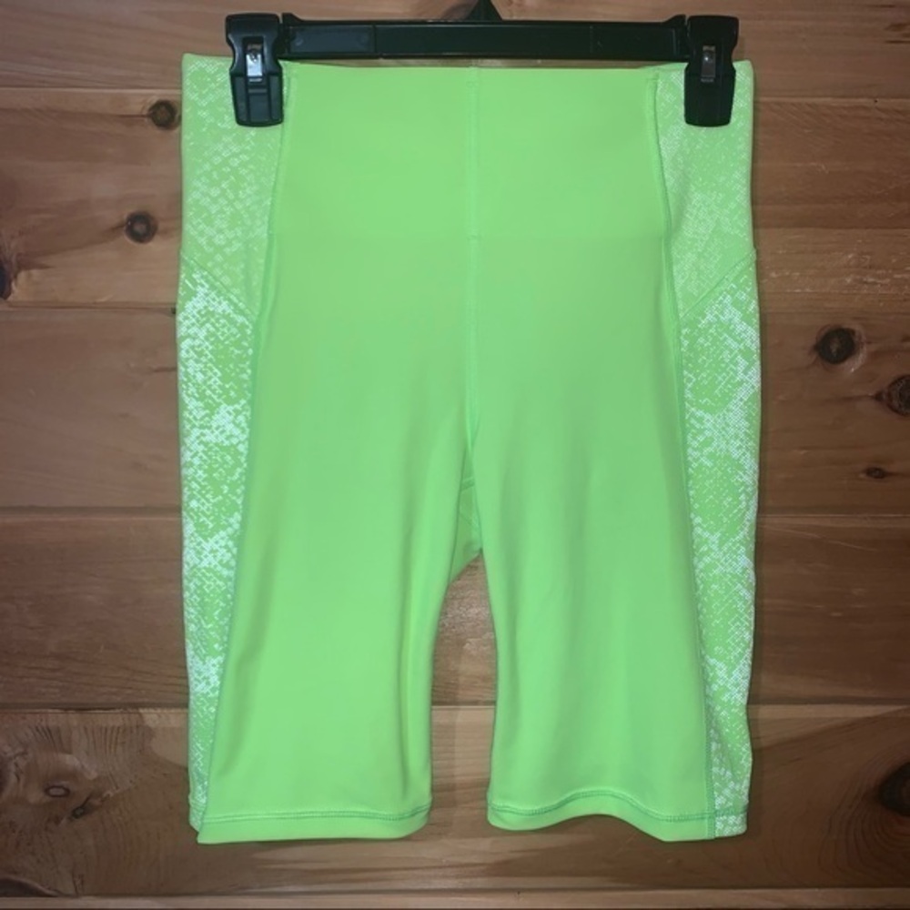 Athleta Stay Fly 9in Biker Shorts